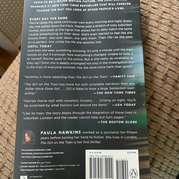 Book. The Girl on the Train. Paula Hawkins - Picture 2 of 2
